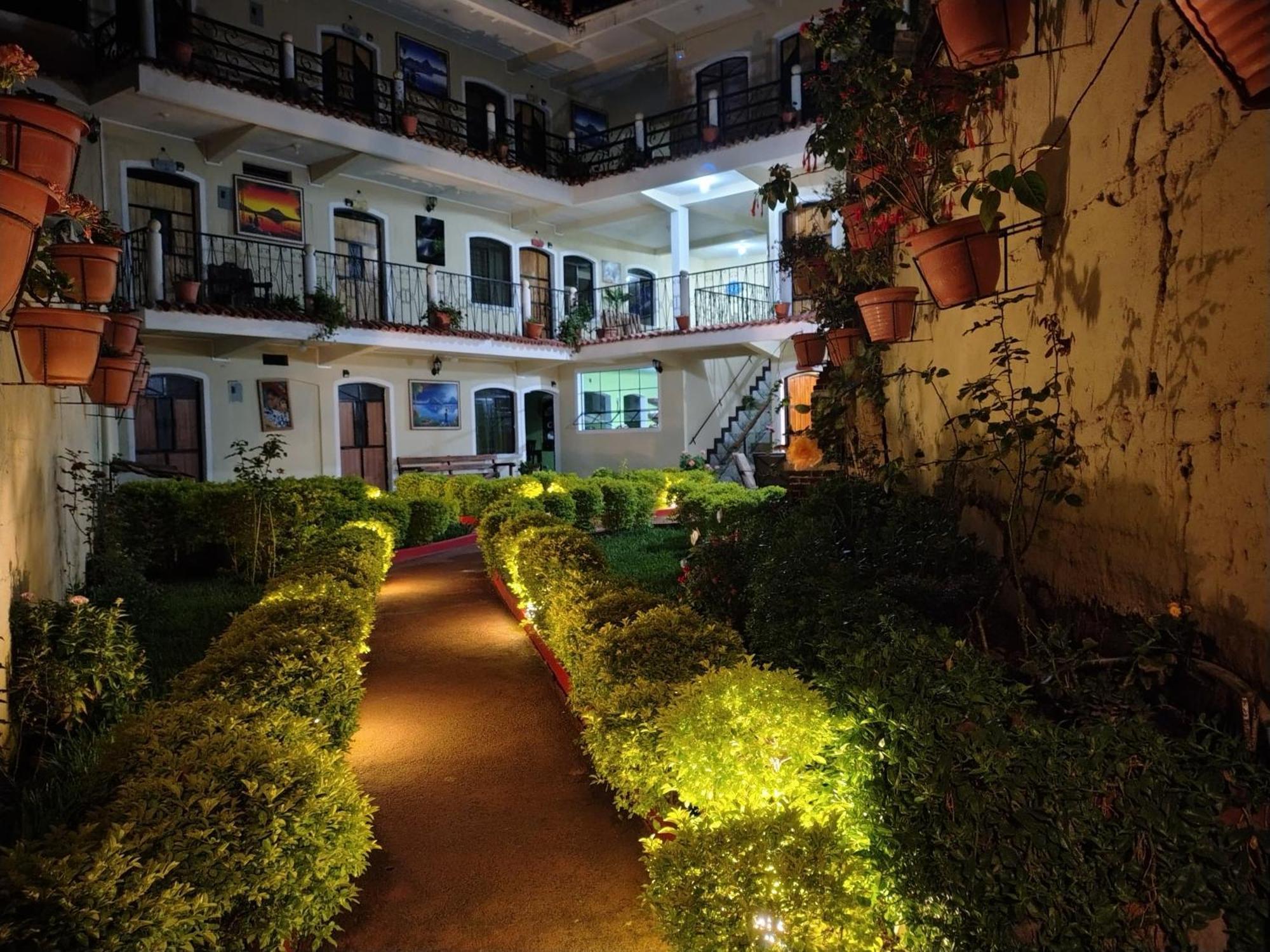 Casa Elefante Dormido Hotel Panajachel Exterior photo
